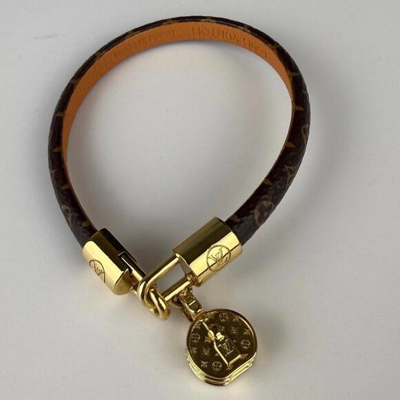 ✨💎Authentic Louis Vuitton Monogram Bracelet LV Tribute. - Picture 2 of 7